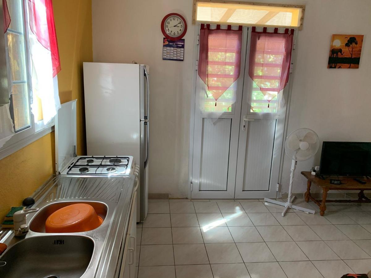 Chez Sidoine Meuble 1 Chambre Le Moule Dış mekan fotoğraf